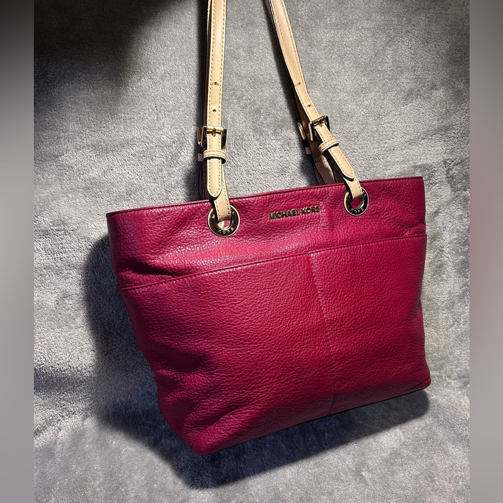 Michael Kors Bedford Red Pocket Tote - Picture 2 of 10